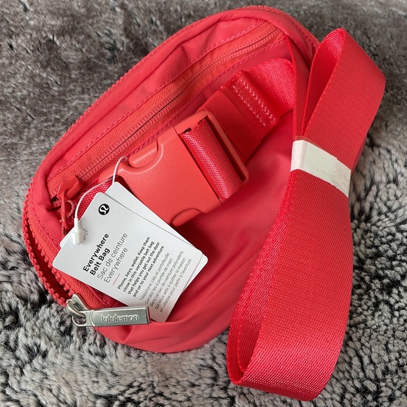 NWT Lululemon Belt Bag - Picture 3 of 16